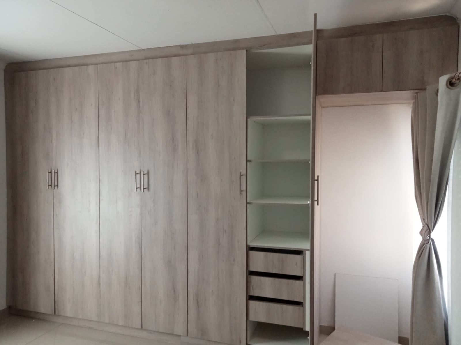 Custom Wardrobe — Braamfischerville